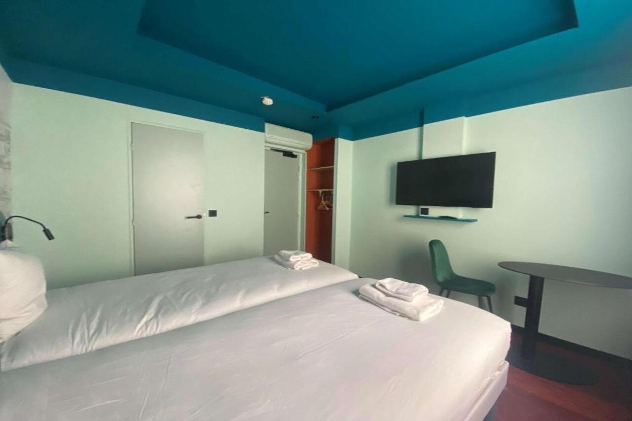 มิริฟิก Hotel ปารีส ภายนอก รูปภาพ